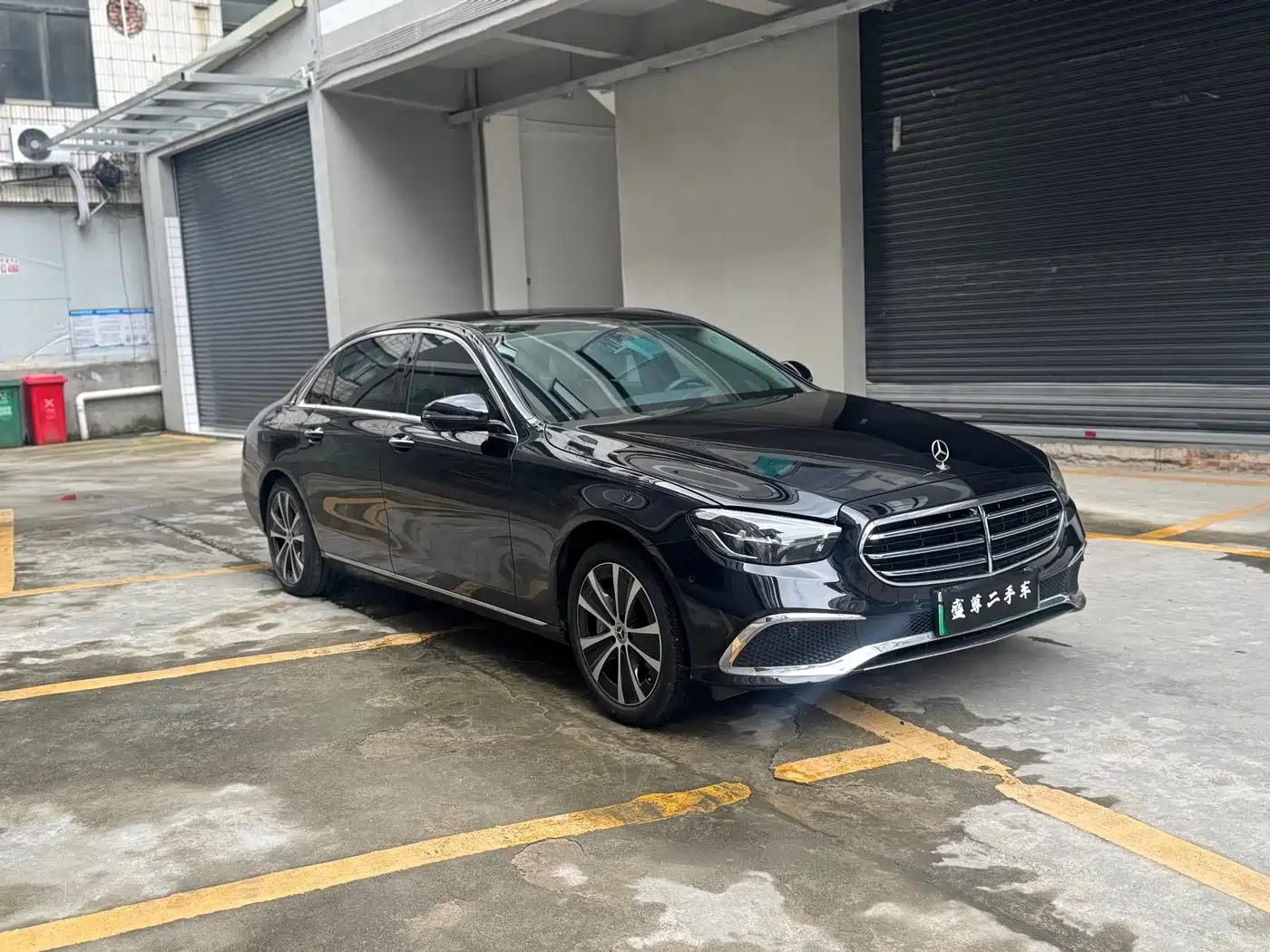 Photo 3 - Mercedes-Benz E-Class New Energy