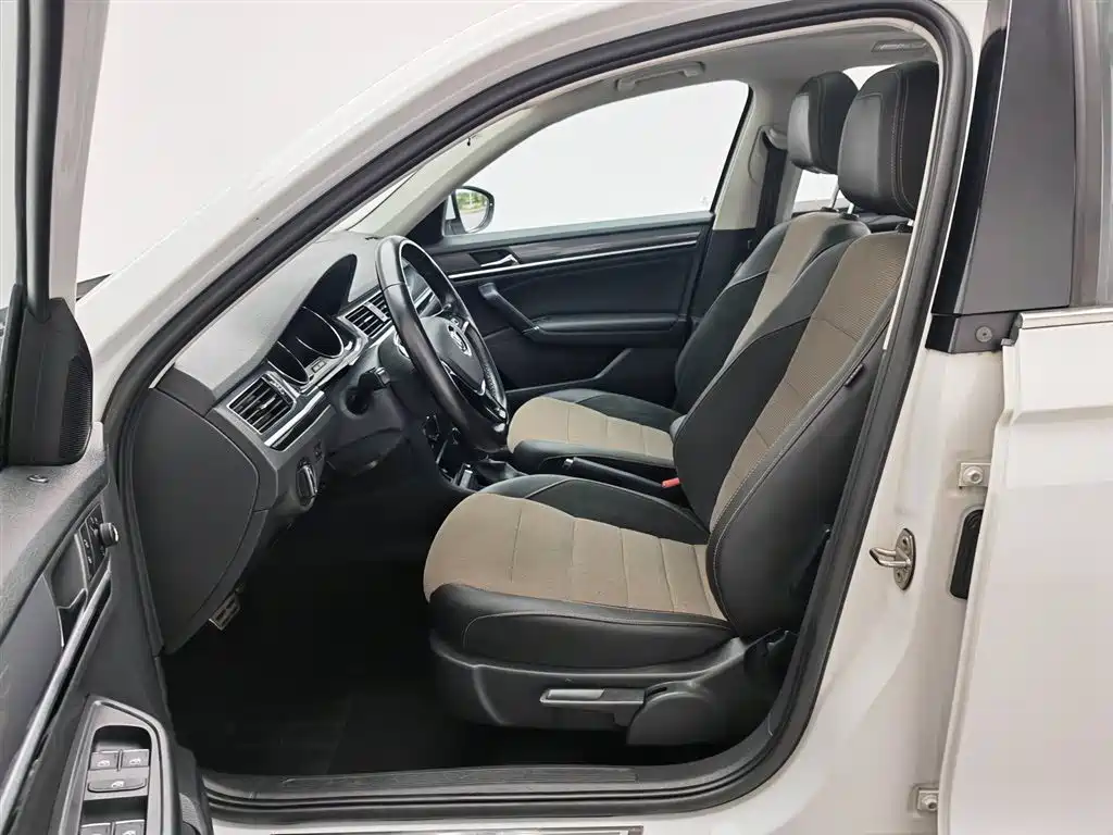 Volkswagen C-TREK 2020 1.5L Automatic Comfort Edition фото 10