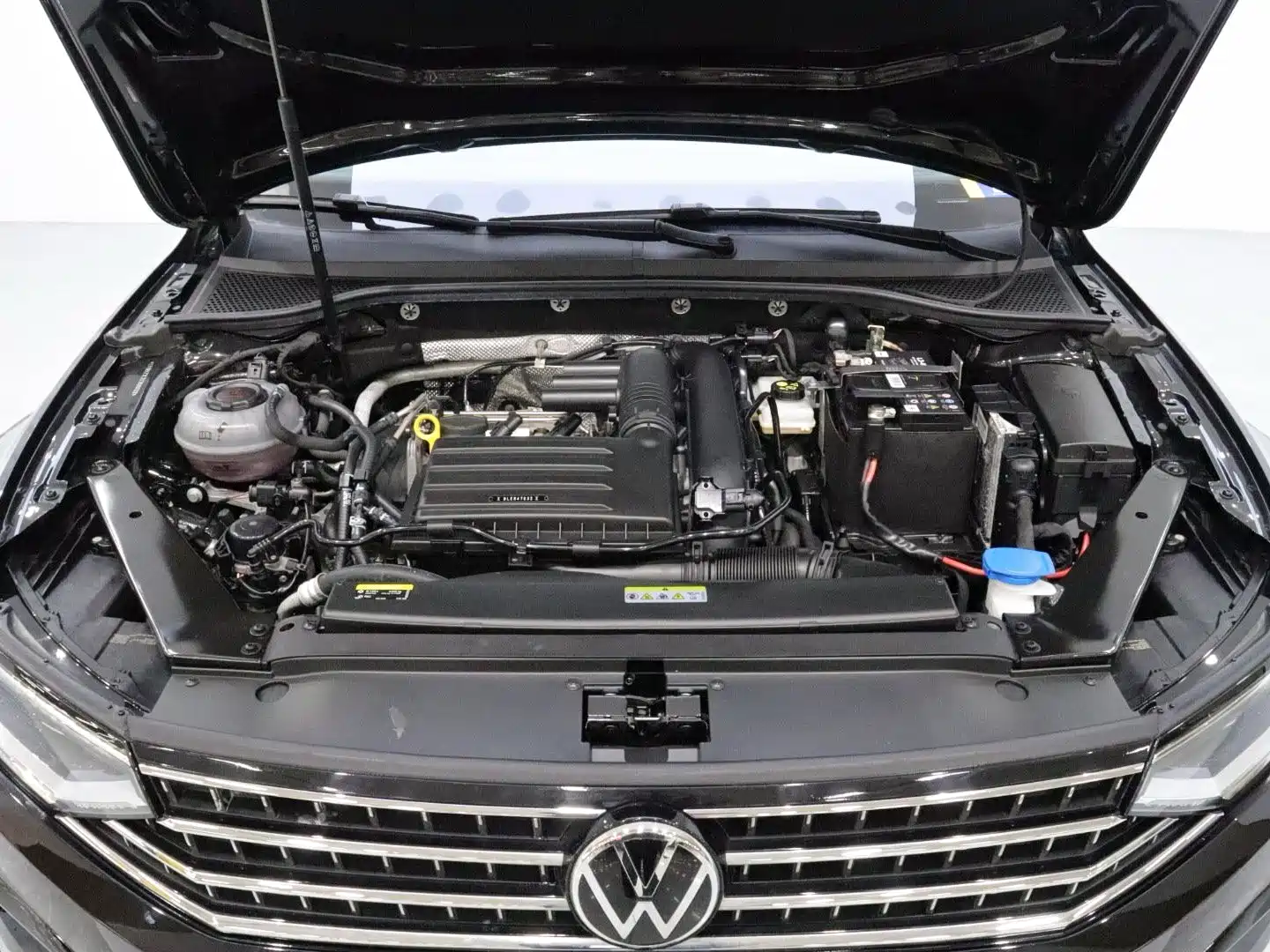 Фото 22 - Volkswagen Magotan