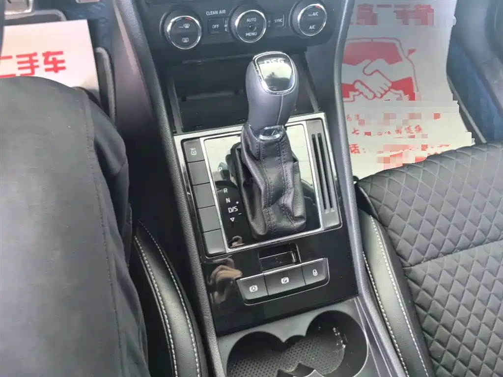 Škoda Superb 2016 TSI280 DSG Pioneer Edition фото 14