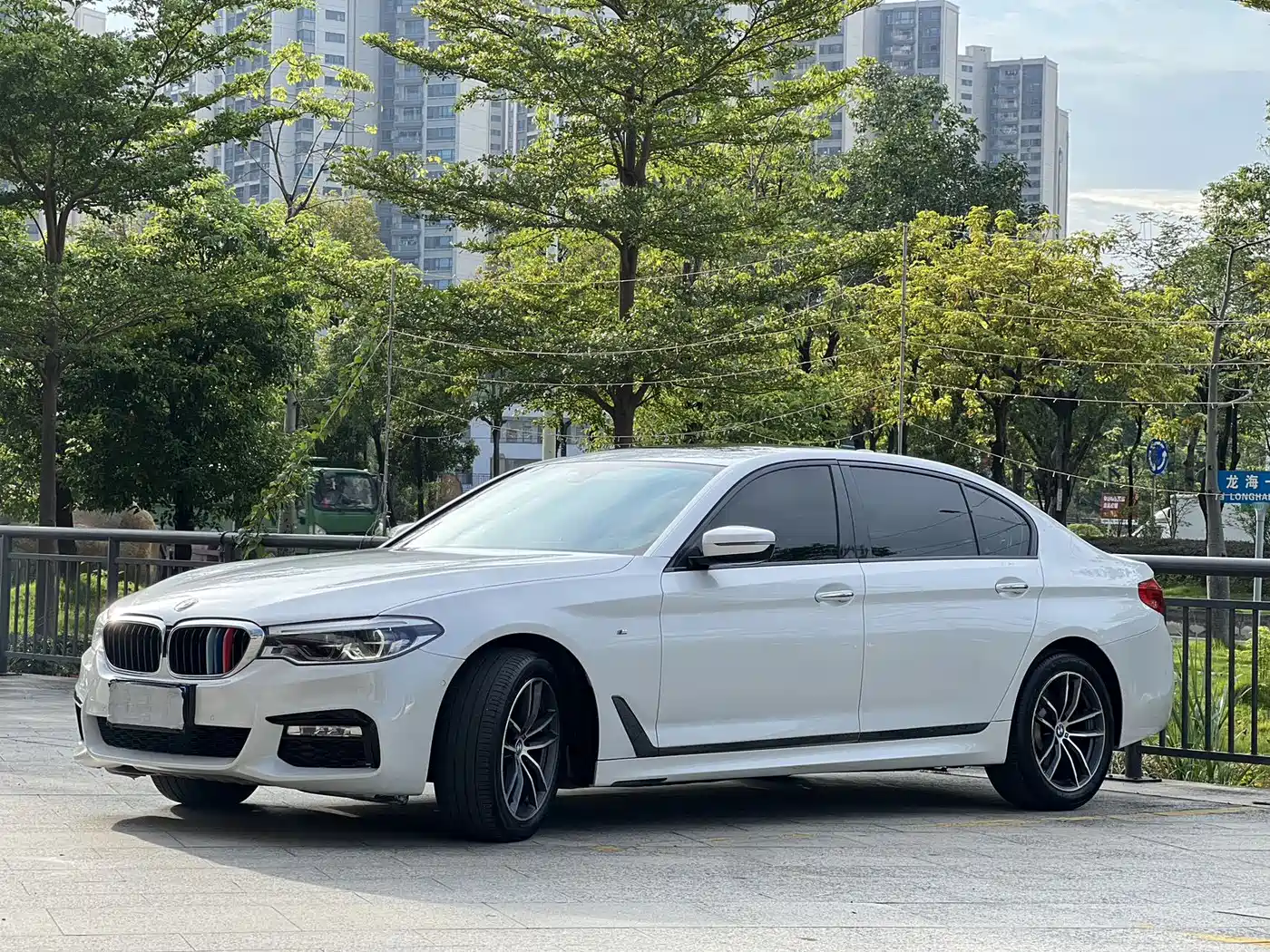 BMW 5 Series 2018 525Li M Sport Package