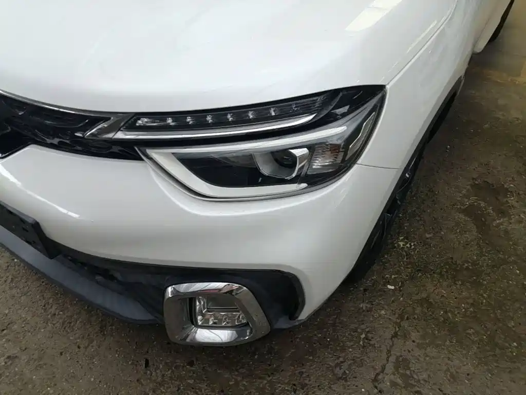 Dongfeng Aeolus Dongfeng Fengshen AX4 2018 2017 1.6L DCT Trendy