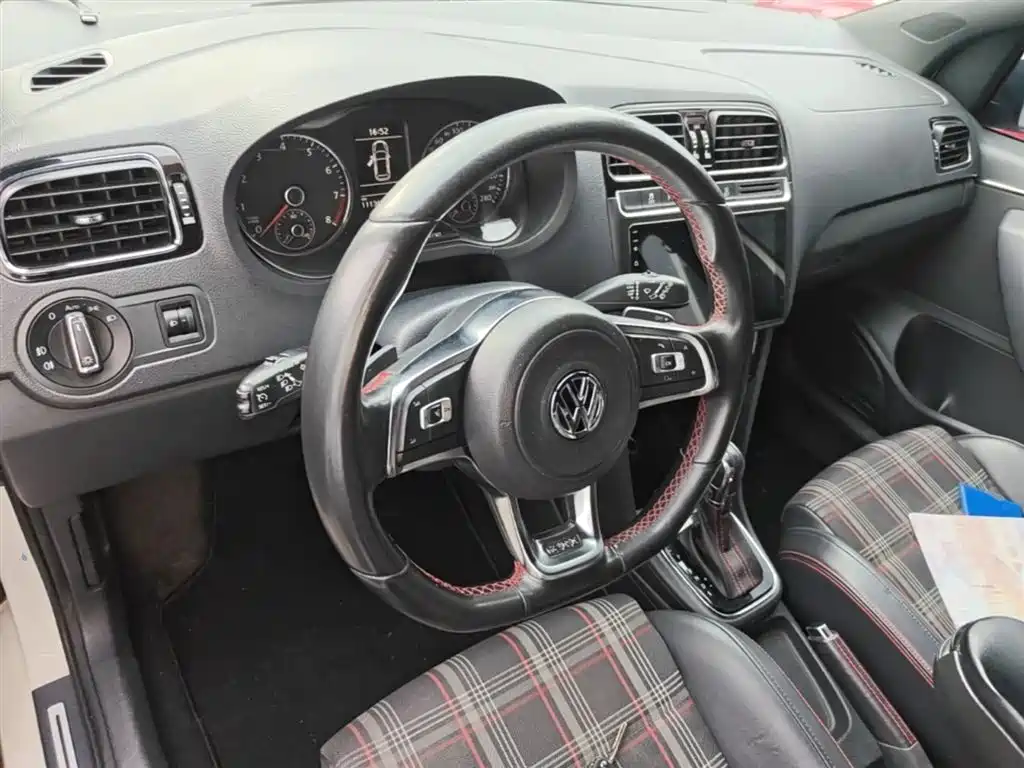 Volkswagen Polo 2015 Model 1.4TSI GTI фото 11