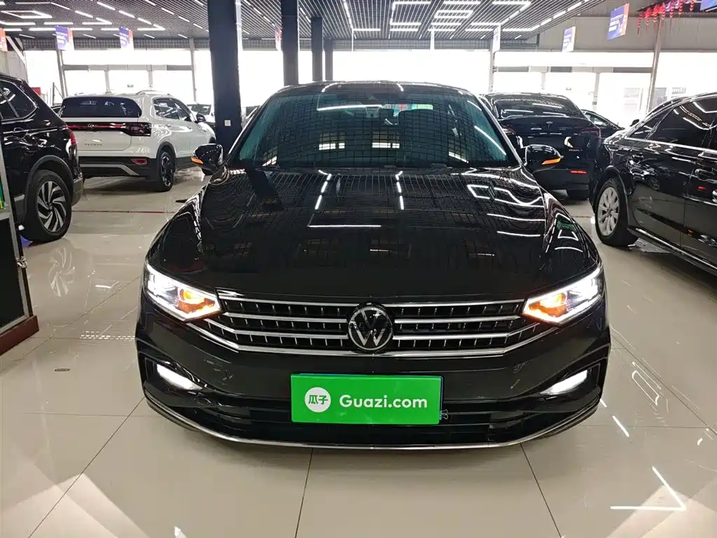 Volkswagen Magotan 2023 Model 2 Million Commemorative Edition 330TSI DSG Luxury фото 3