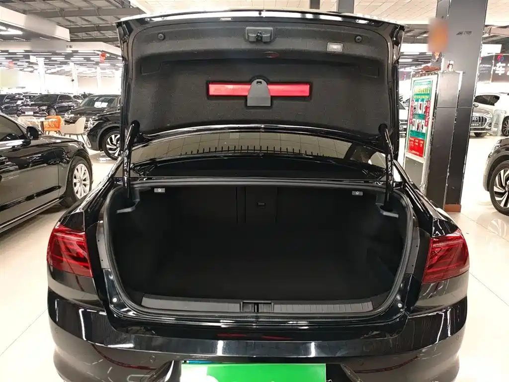 Volkswagen Magotan 2023 Model 2 Million Commemorative Edition 330TSI DSG Luxury фото 19