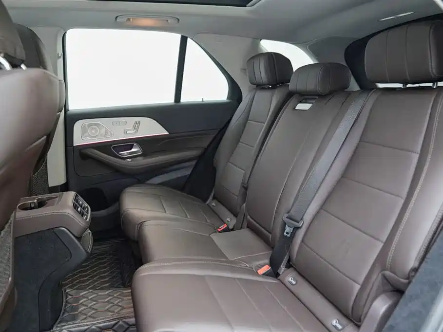 Mercedes-Benz GLE 2023 GLE 450 4MATIC Fashion фото 15