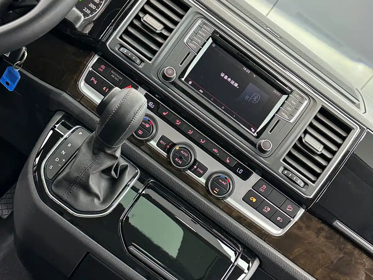 Volkswagen Multivan 2019 2019 2.0TSI 4WD Premium 7-seater