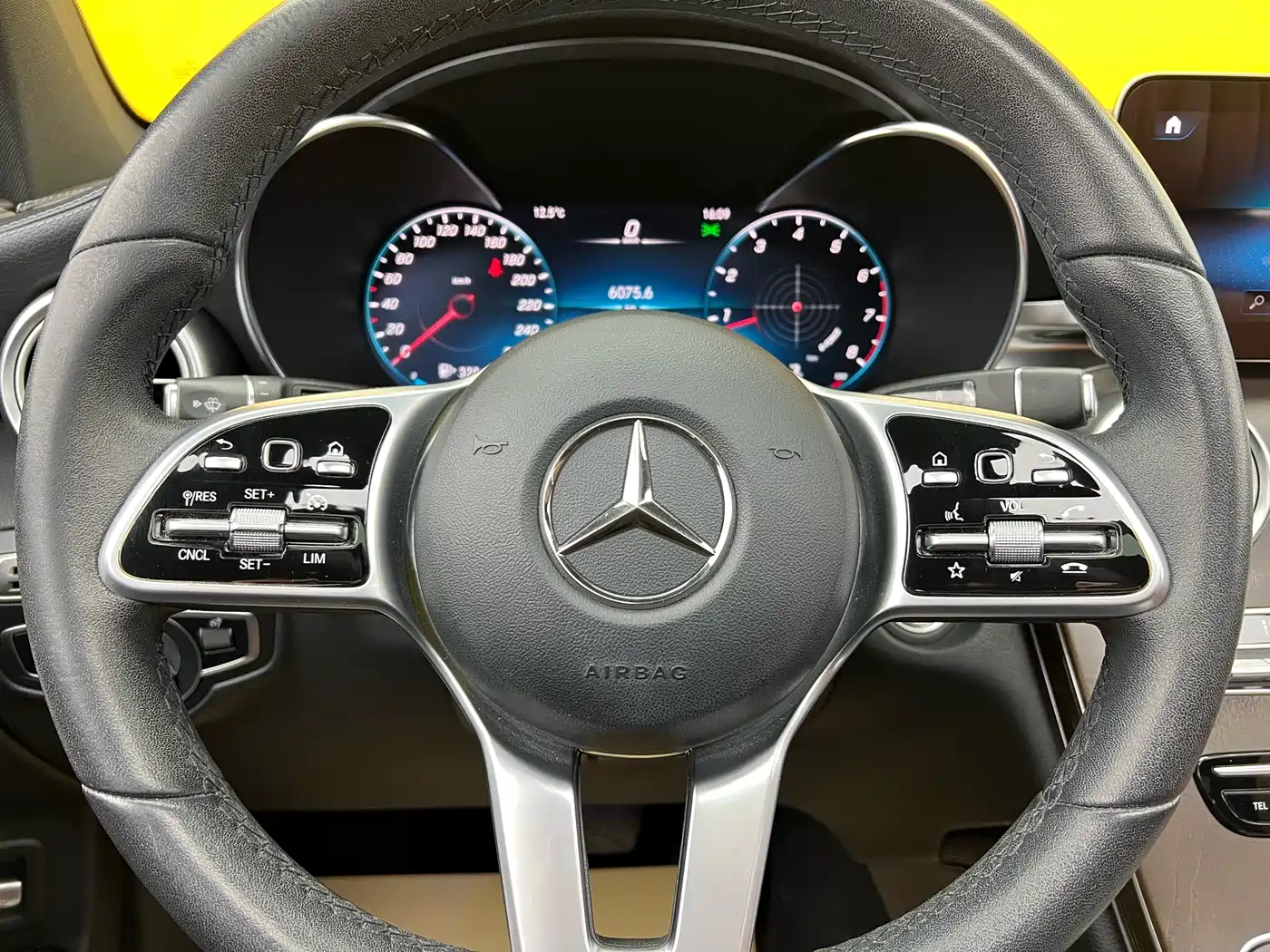 Mercedes-Benz GLC 2020 Facelift GLC 300 L 4MATIC Dynamic фото 12