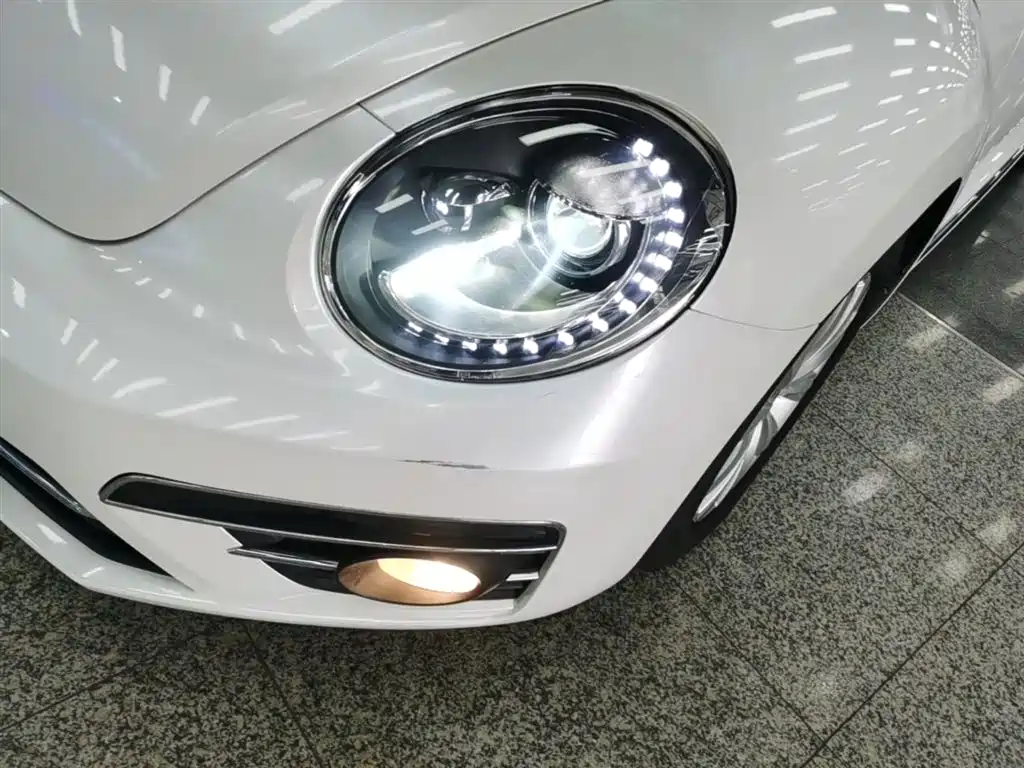 Volkswagen Beetle 2017 180TSI Enjoy фото 19