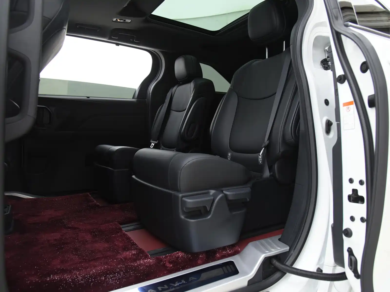 Фото 5 - Toyota Granvia