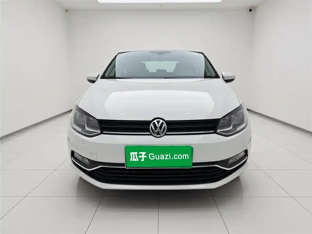Volkswagen Polo 2014 1.4L Automatic Comfort Edition фото 2