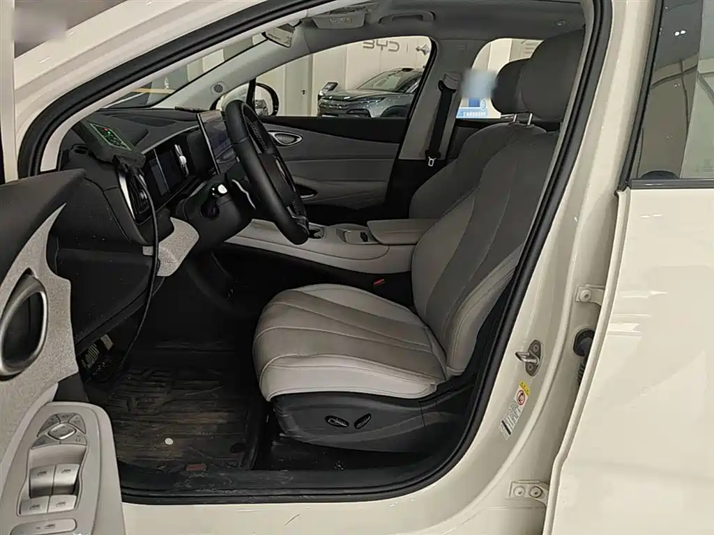 BYD Hai Shi 05 EV 2025 520KM Smart Navigation Edition фото 15
