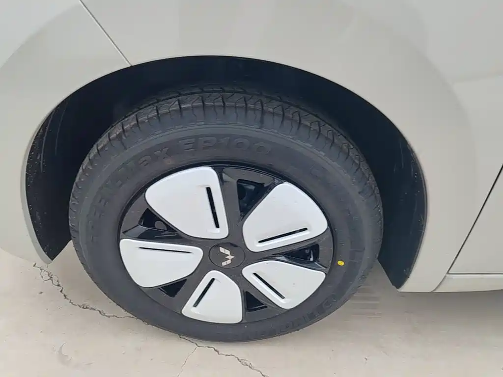 Wuling Motors Hongguang MINIEV 2026 2025 4-Door Advanced