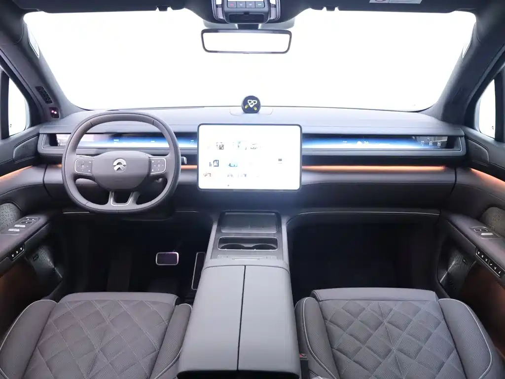 NIO ES8 2026 2025 Model 6-Seat Executive Luxury Edition