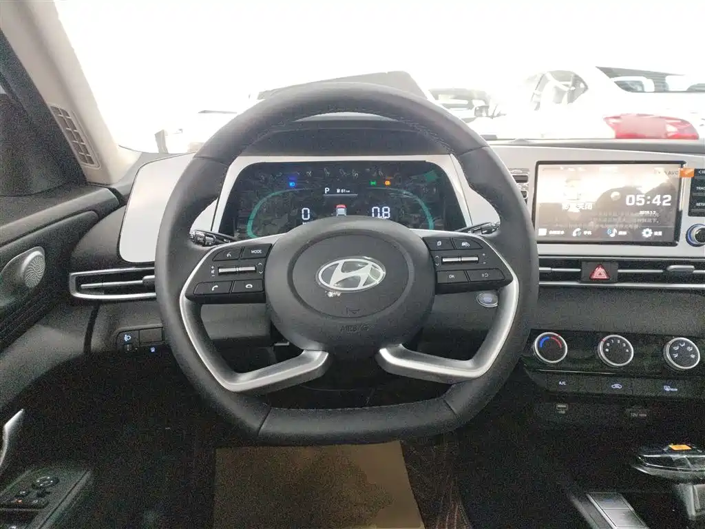 MODERN ELANTRA