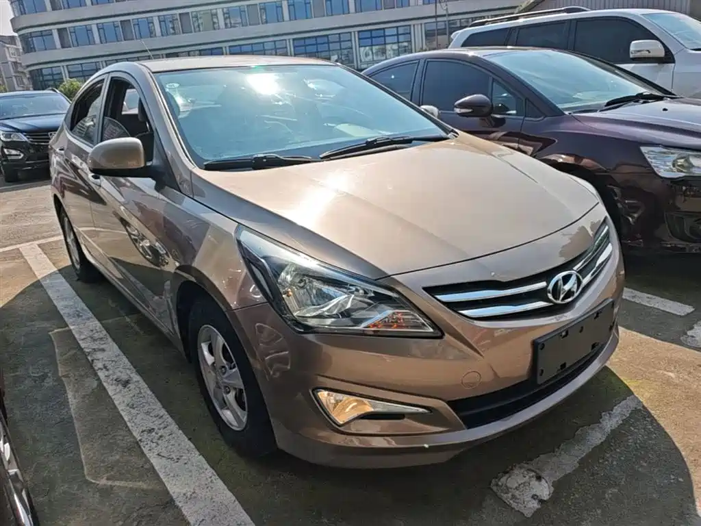 Hyundai Verna 2016 1.4L Automatic Smart GLS фото 4