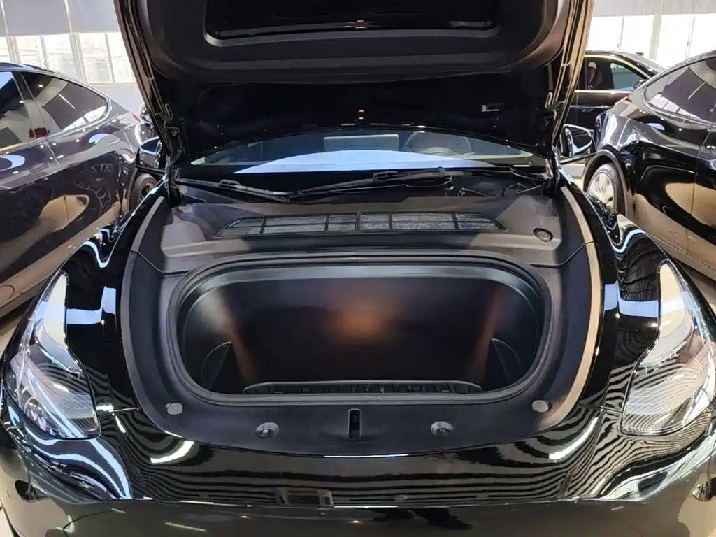 Фото 20 - Tesla Model Y