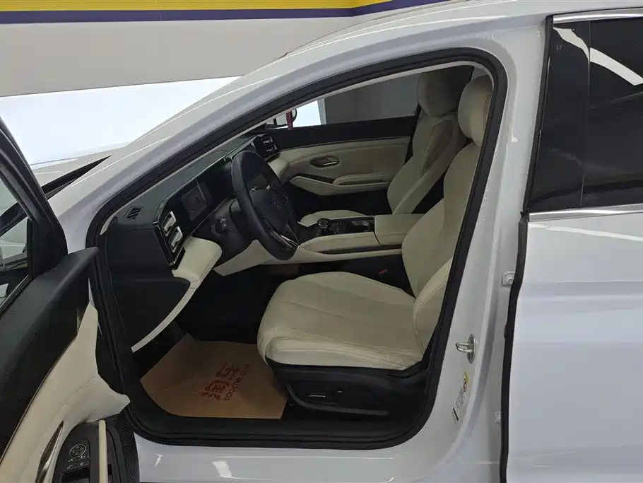 BYD Qin L 2024 DM-i 120KM Leading фото 9