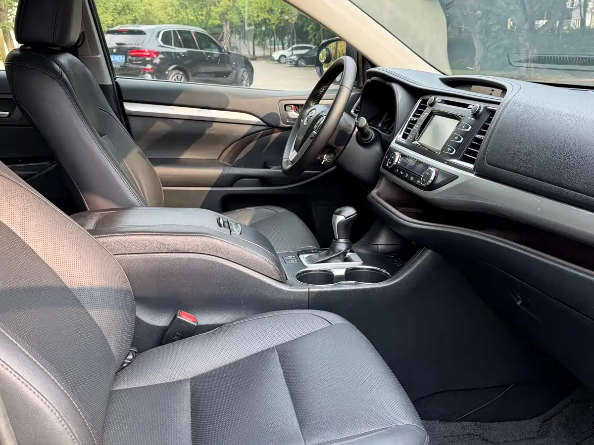 Toyota Highlander 2017 2.0T 4WD Premium 7-Seater фото 7