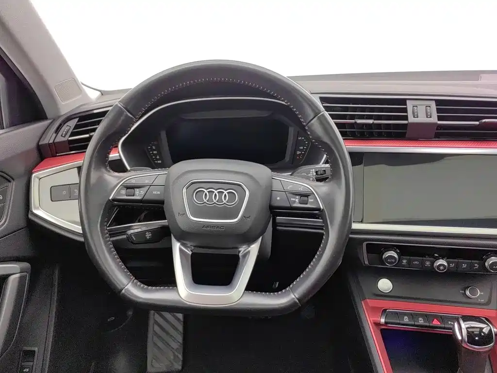 Фото 11 - Audi Q3