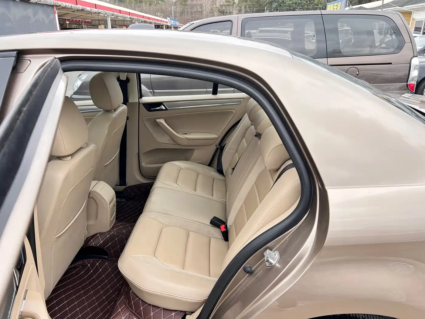 Volkswagen Bora 2014 1.6L Automatic Luxury Edition фото 14