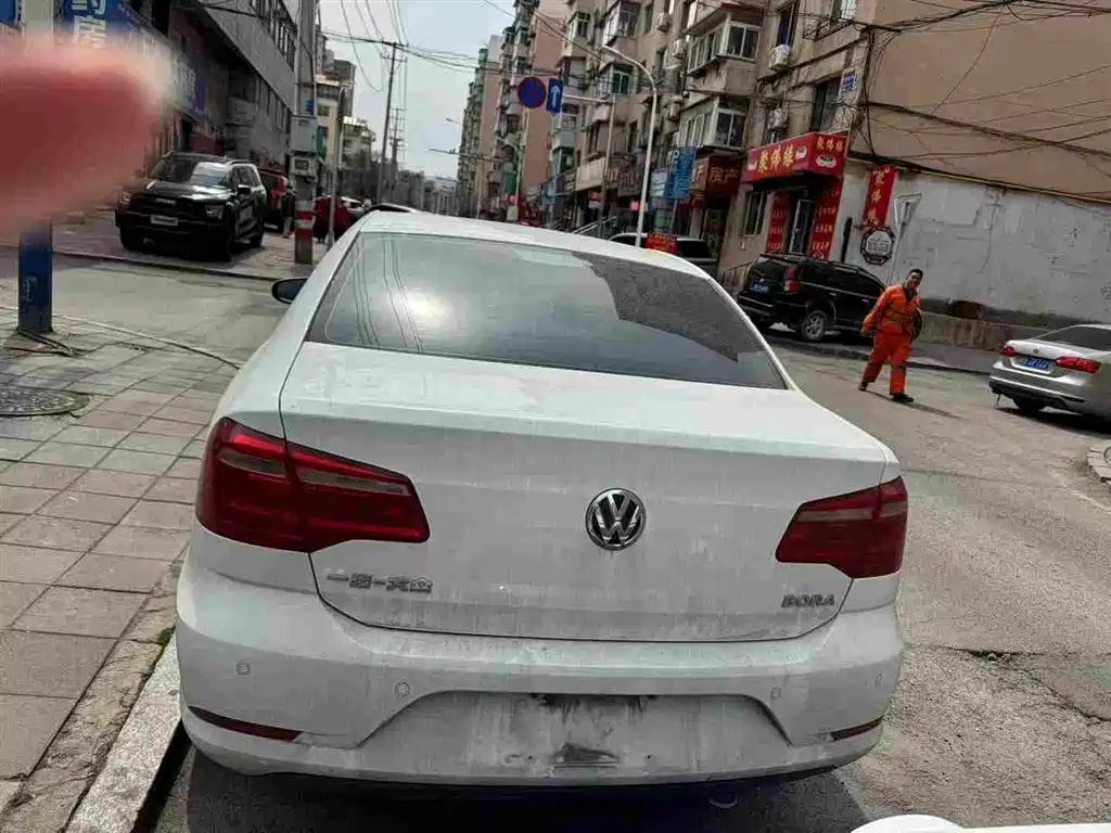 Volkswagen Bora 2014 1.6L Automatic Comfort Edition фото 8