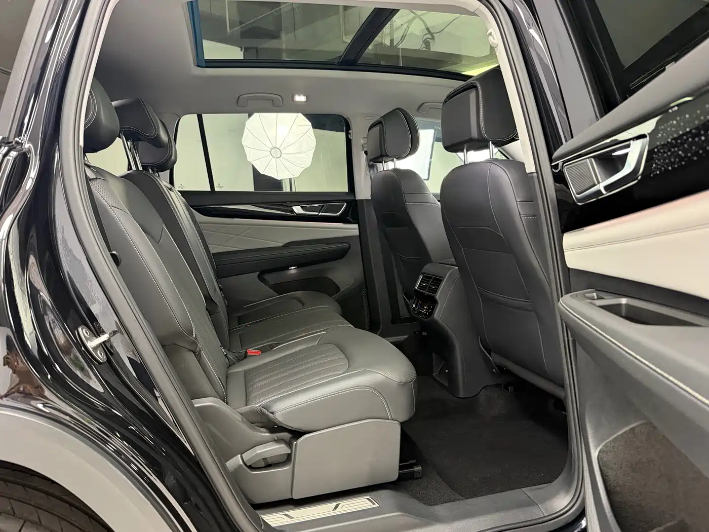 Volkswagen Teramont 2023 380TSI AWD Premium Luxury Edition фото 6