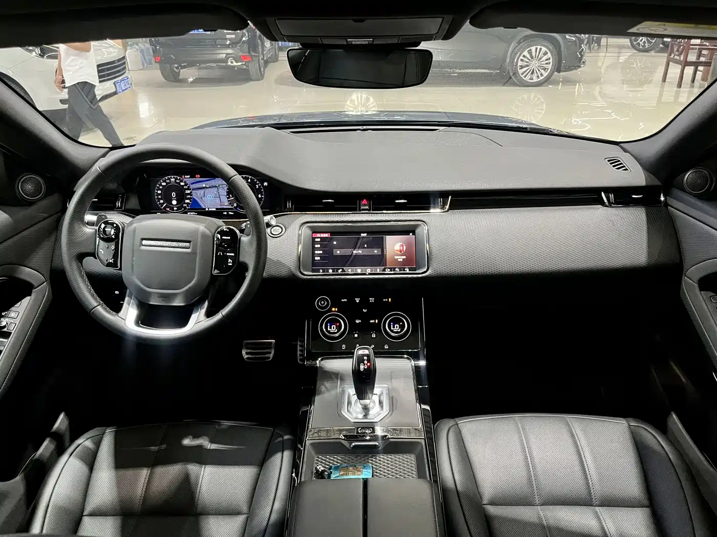 Land Rover Range Rover Evoque 2020 Model 249PS R-DYNAMIC S Gloss Black Sport Edition фото 11