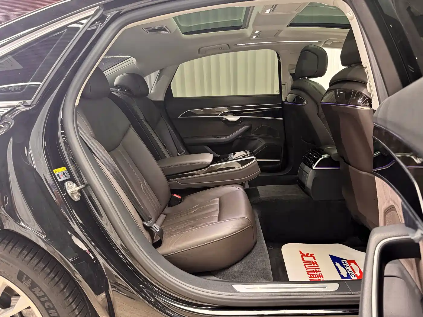 Audi A8 2018 A8L 55 TFSI quattro Launch Premium фото 16