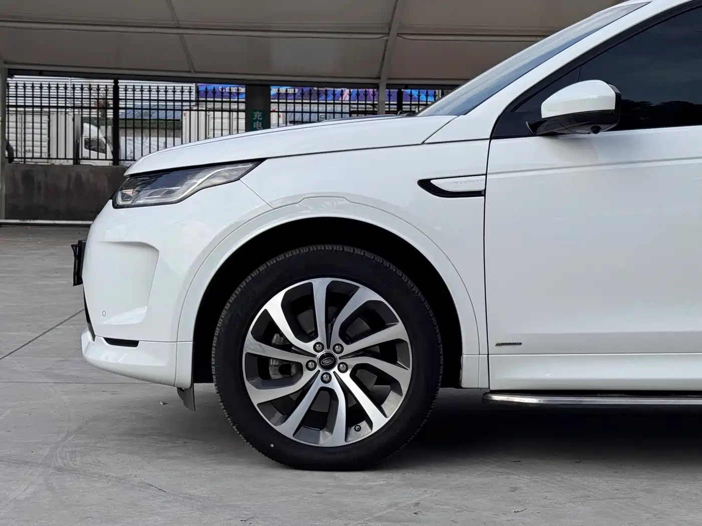 Land Rover Discovery Sport 2020 249PS R-Dynamic Performance фото 3