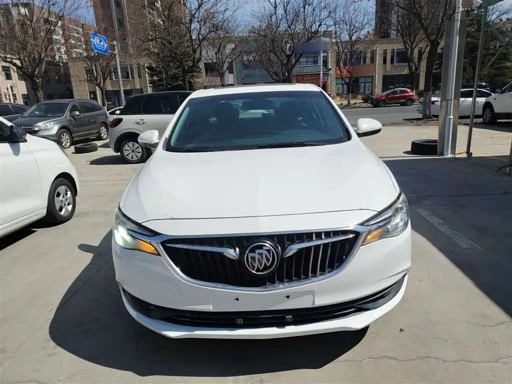 Buick Excelle 2018 15T Manual Elite (China V) фото 3