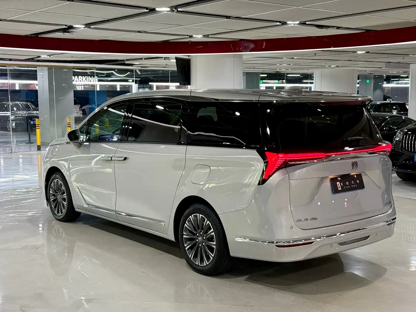 Buick GL8 2025 Land Honor Premium Edition фото 6