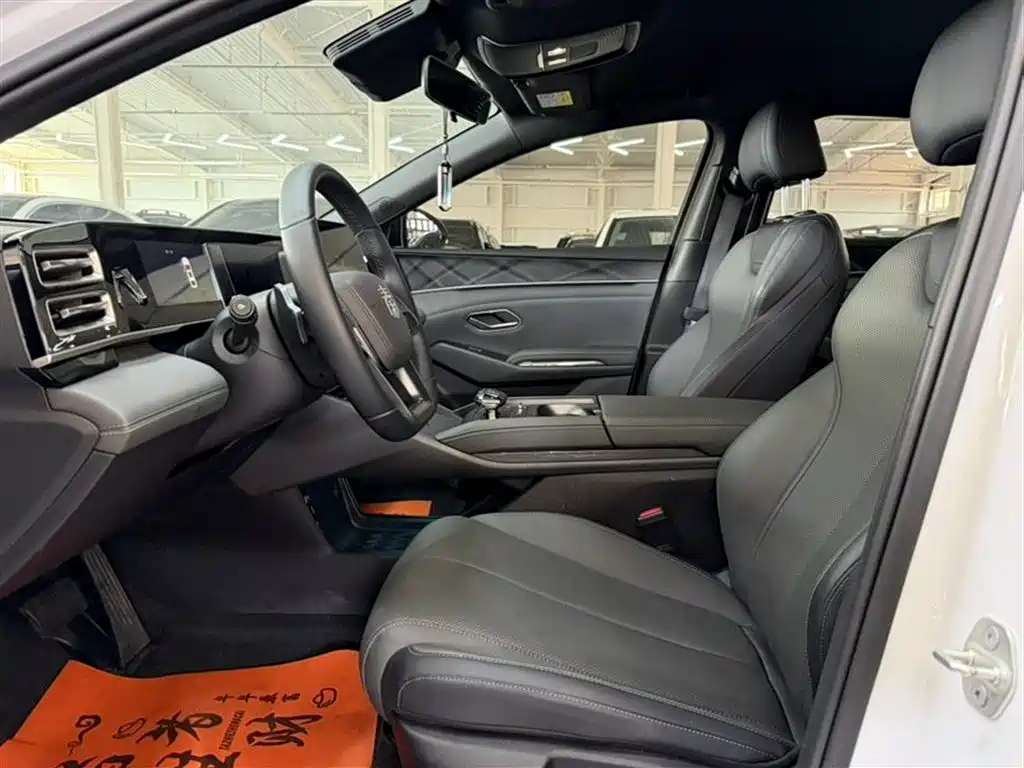 BYD Qin L 2025 DM-i Smart Drive Edition 80KM Leading фото 4