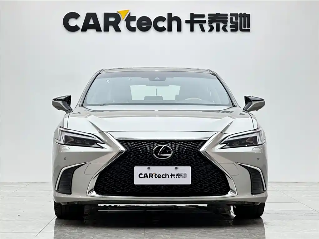 Lexus ES 2025 300h Ultimate Edition фото 7