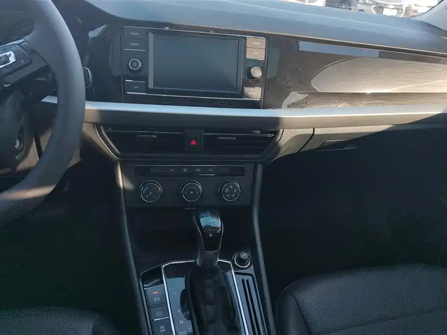 Volkswagen Lavida 2019 1.5L Automatic Comfort Edition China VI фото 13