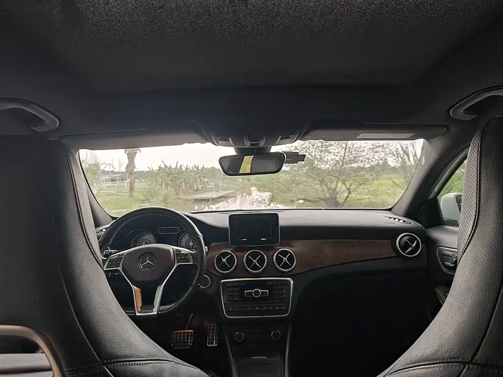 Mercedes-Benz GLA 2015 GLA 260 4MATIC Sport фото 14