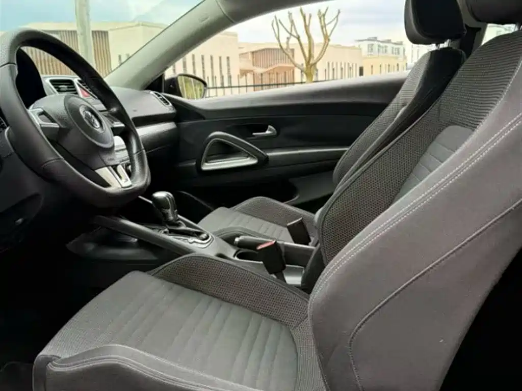 Volkswagen Scirocco 2011 1.4TSI Single Turbo Style Edition фото 6