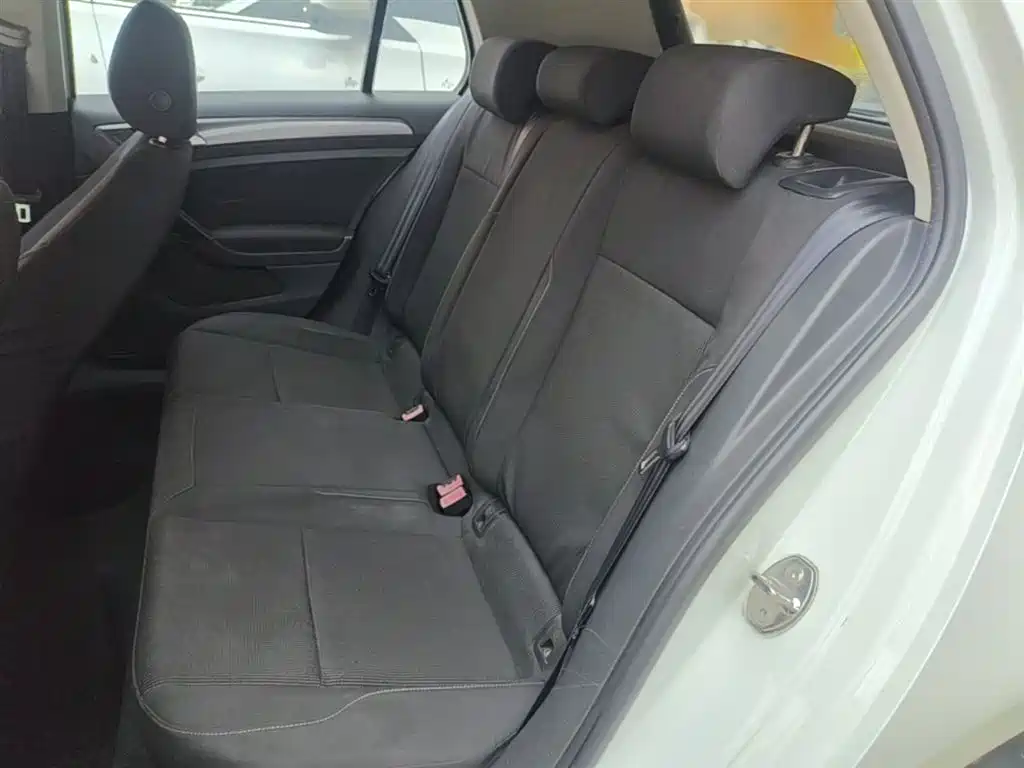 Volkswagen Golf 2015 1.6L Manual Fashion фото 17