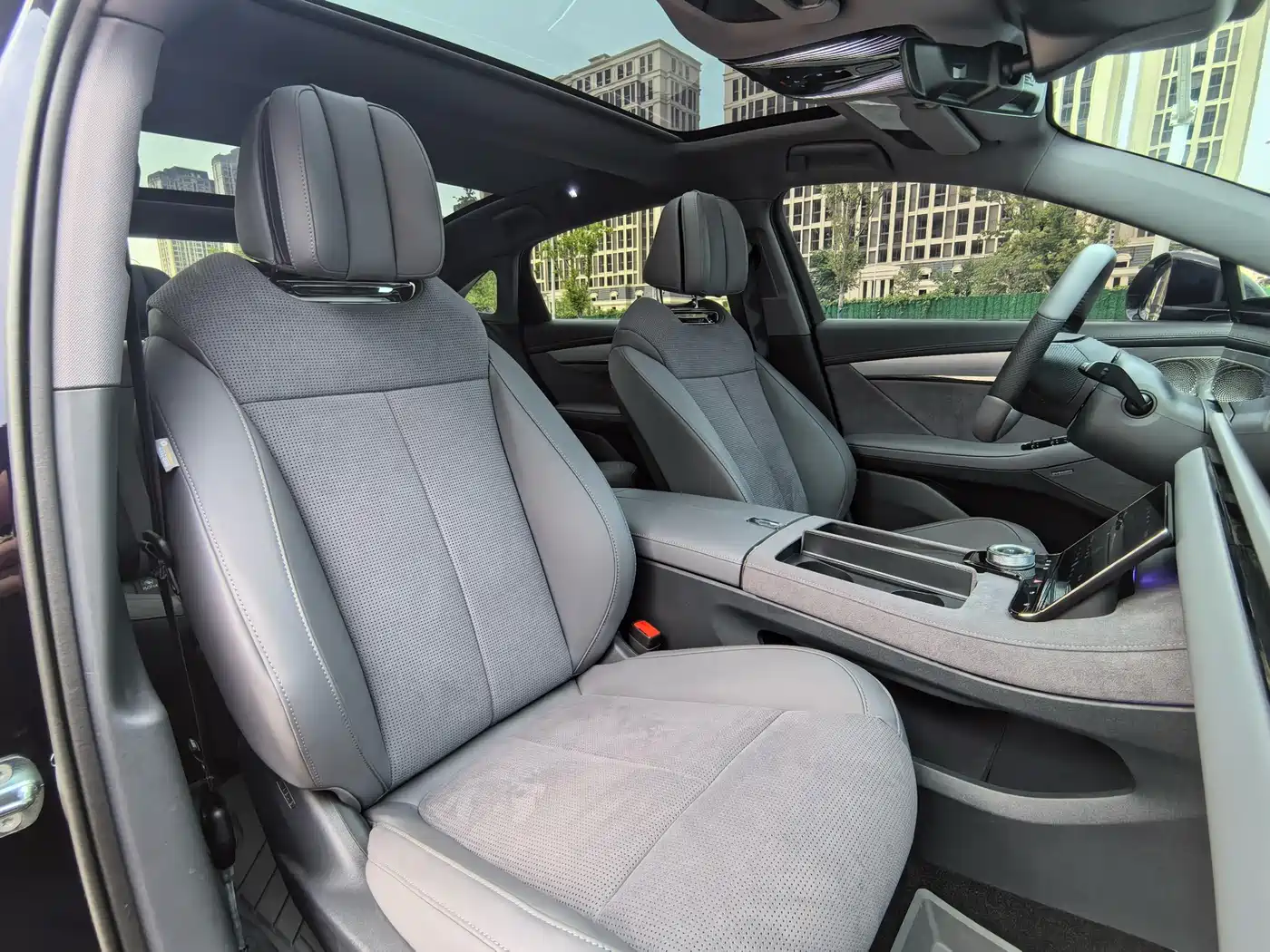 Voyah Auto VOYAH Zhuiguang 2024 PHEV AWD Ultra Long Range Flagship фото 25