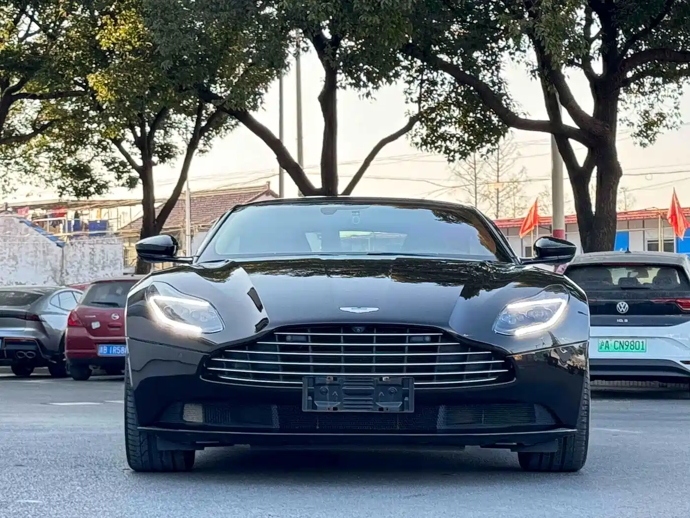 ASTON MARTIN DB11
