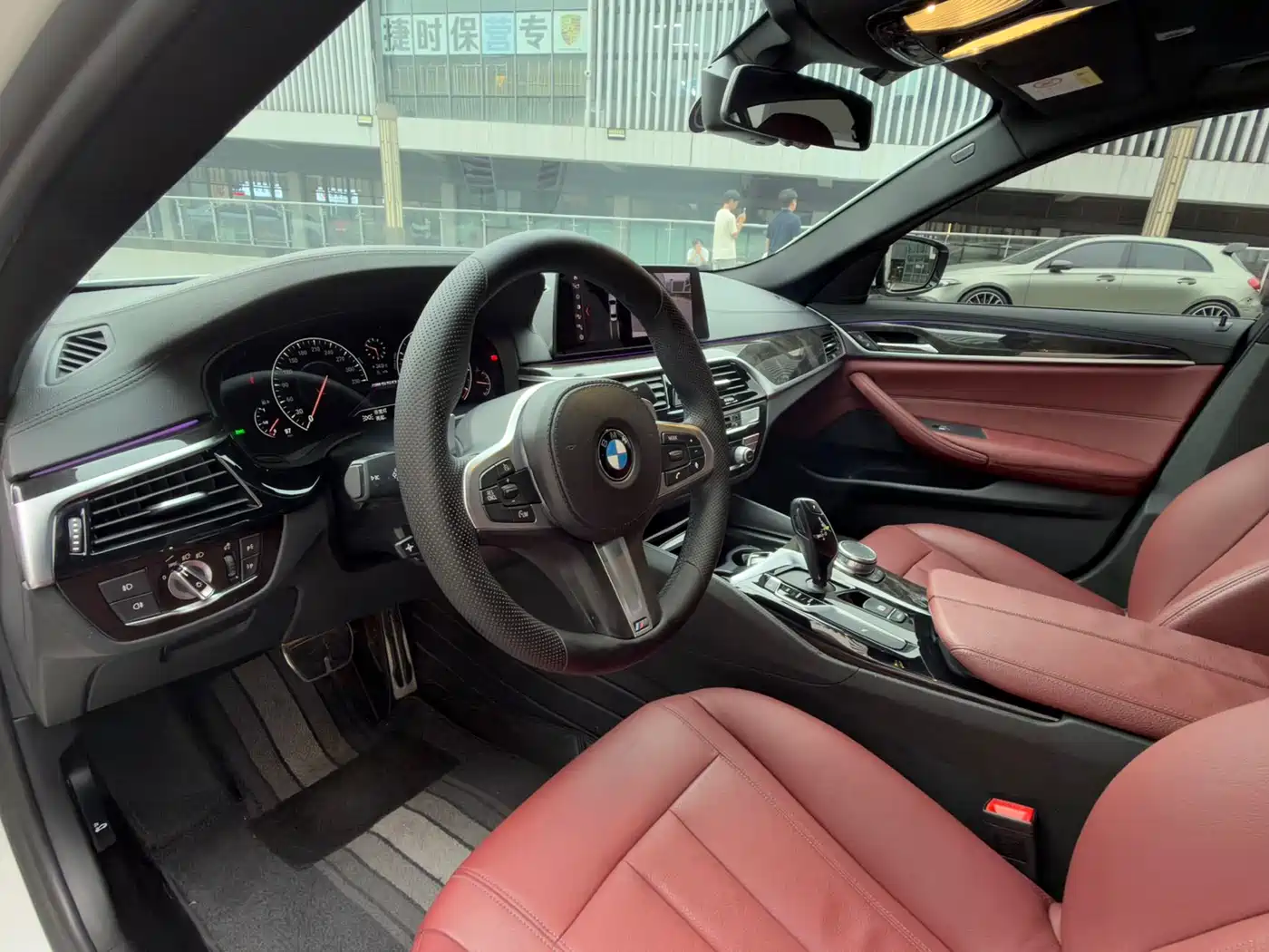 BMW 5 Series 2019 530Li Leading M Sport Package фото 8