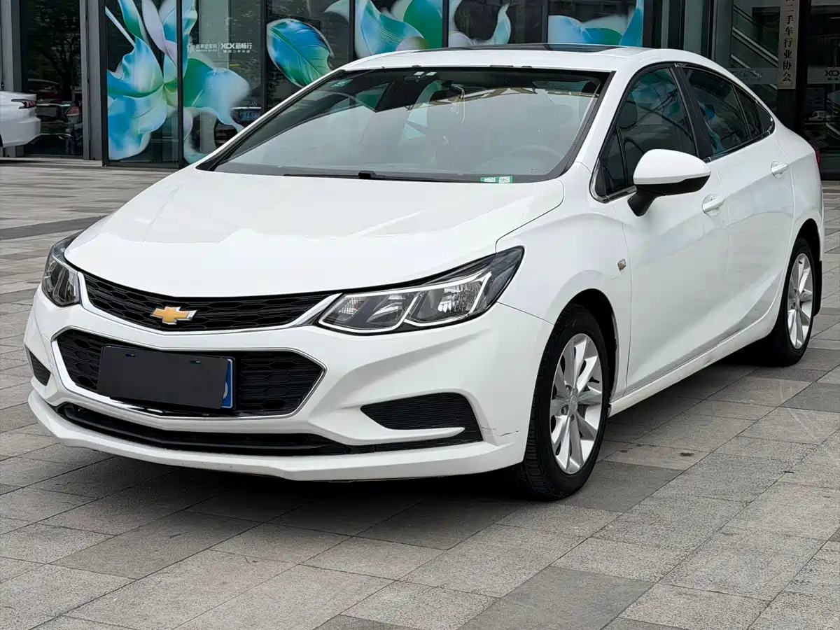 Chevrolet Cruze 2017 1.5L Automatic Pioneer Sunroof фото 2
