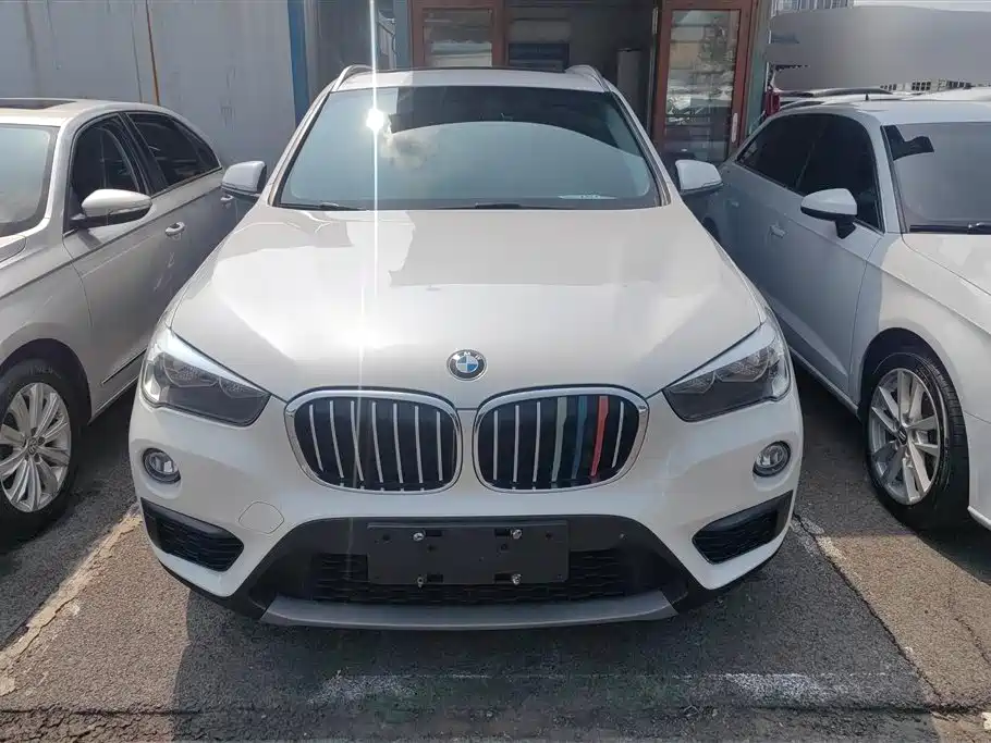 BMW X1 2019 sDrive18Li Fashion Model фото 2