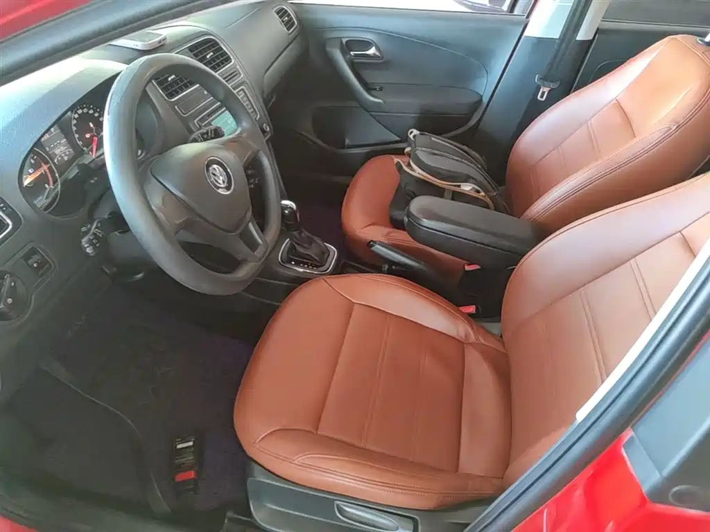 Volkswagen Polo 2014 1.6L Automatic Comfort Edition фото 15