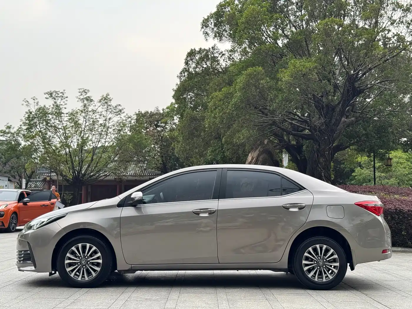 Toyota Corolla 2017 Facelift 1.2T S-CVT GL фото 5