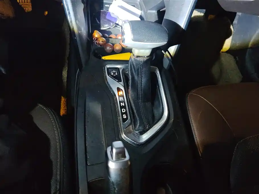 GAC Trumpchi Trumpchi GS4 2015 200T G-DCT Luxury Edition фото 16