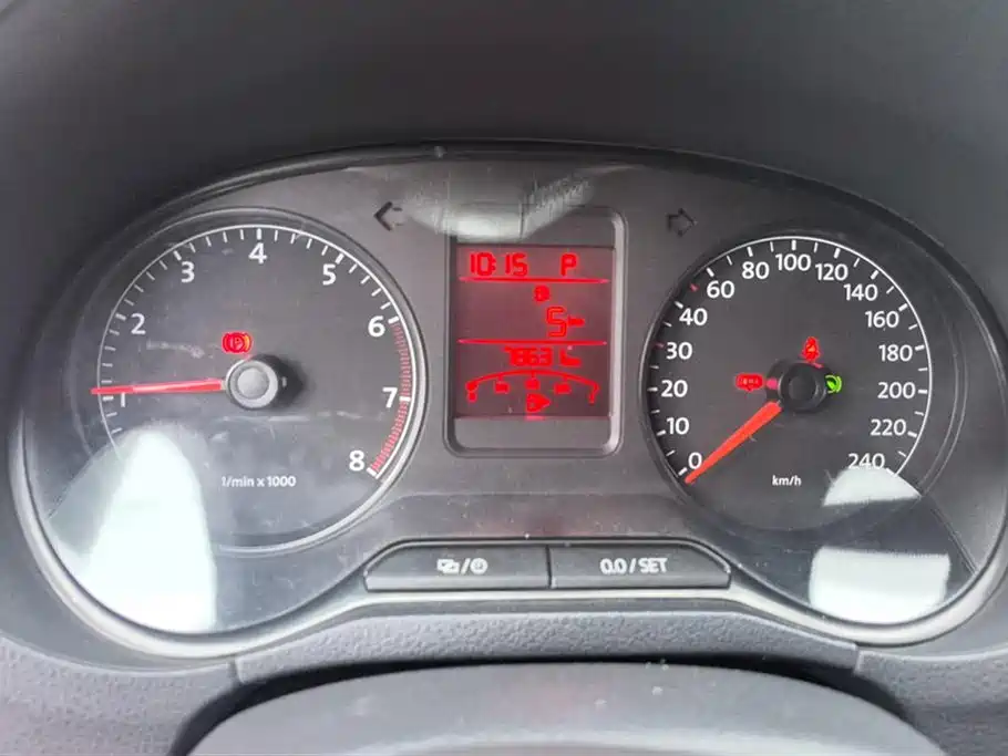 Volkswagen Polo 2013 1.4L Automatic Comfort Edition фото 14