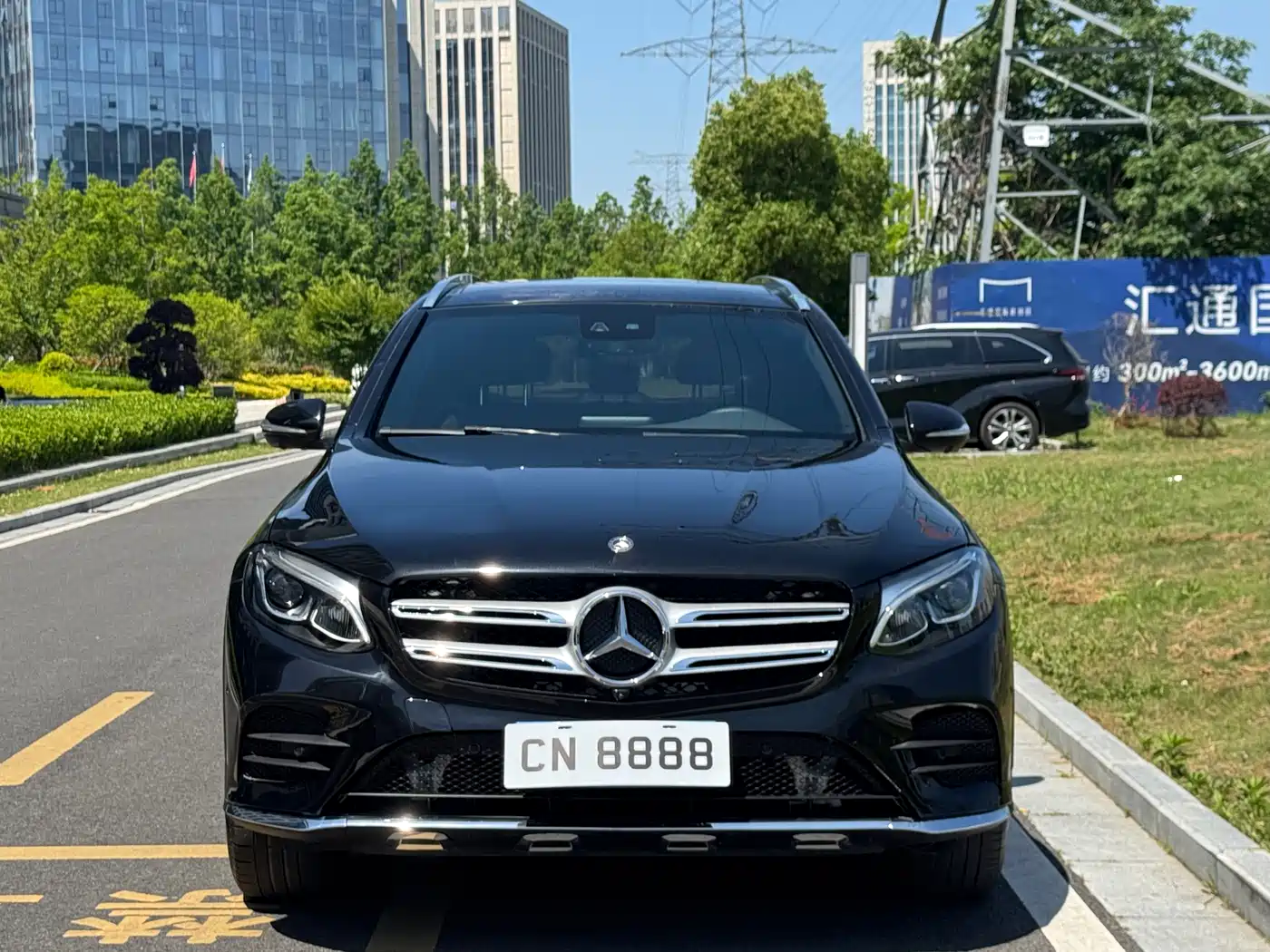 Mercedes-Benz GLC 2019 GLC 260 L 4MATIC Luxury фото 2