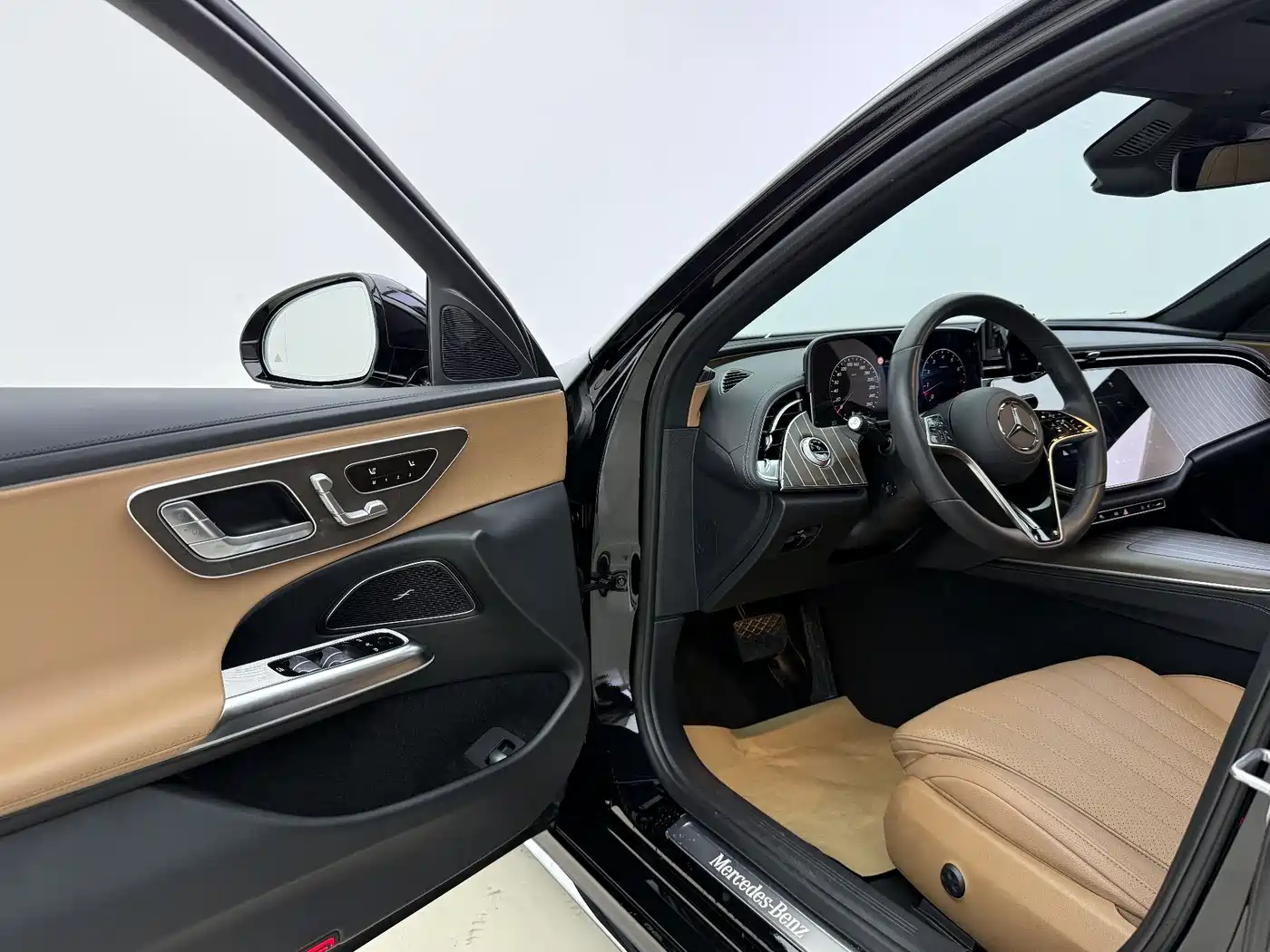 Mercedes-Benz E-Class 2024 E 300 L Fashion фото 10