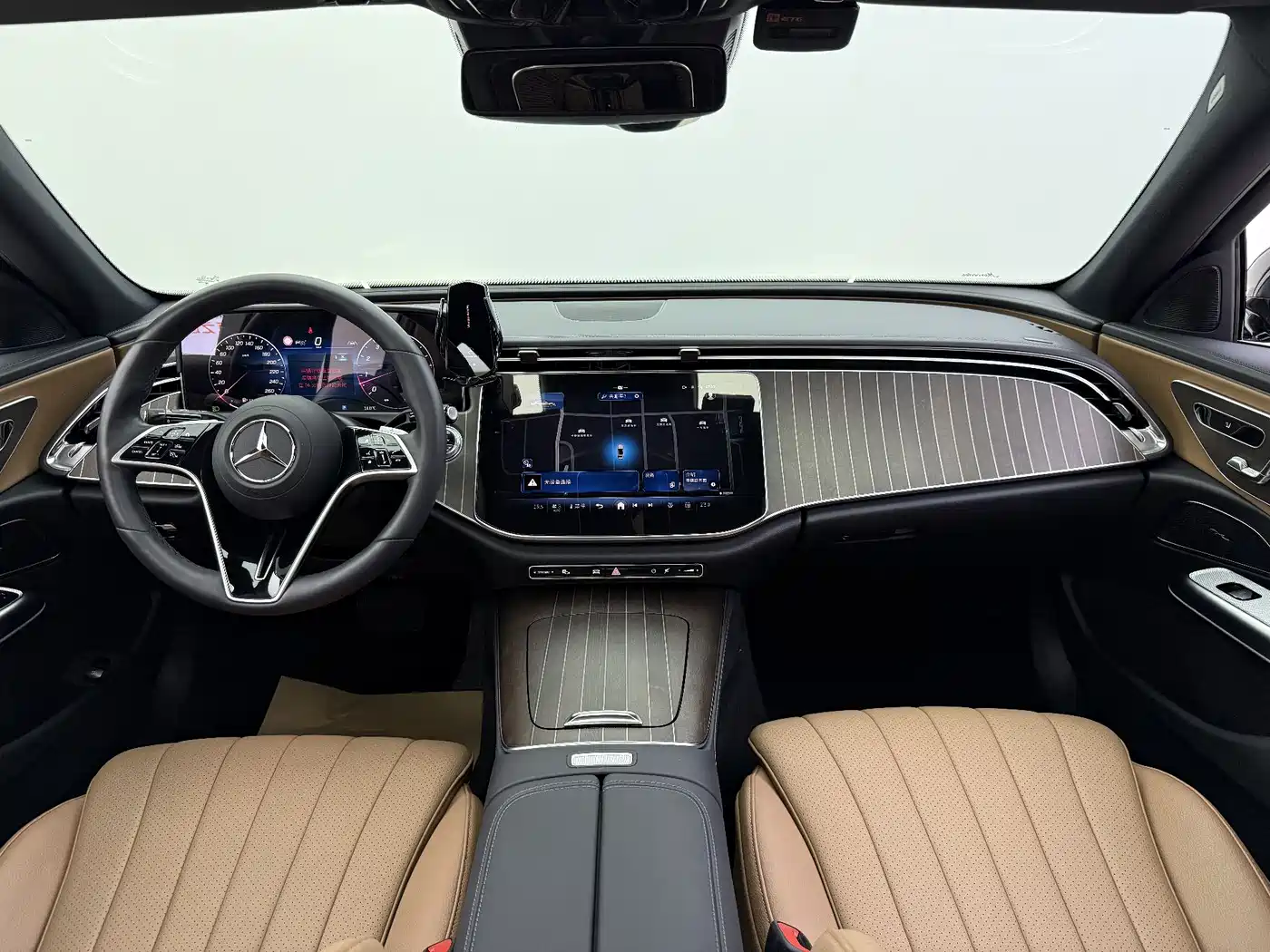 Mercedes-Benz E-Class 2024 E 300 L Fashion фото 20